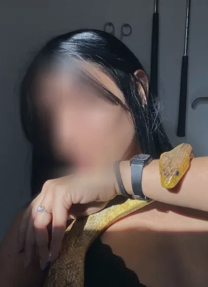 Cara, 27