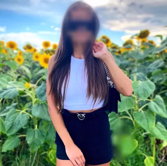 Janina, 25