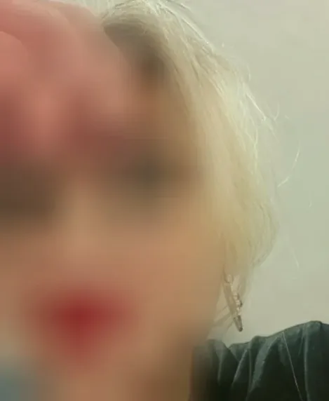 Larissa, 32