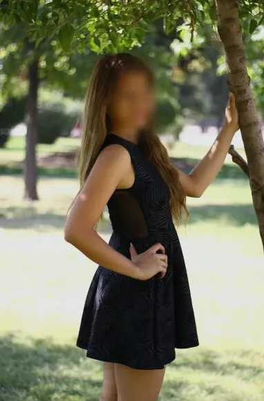 Lilly, 29