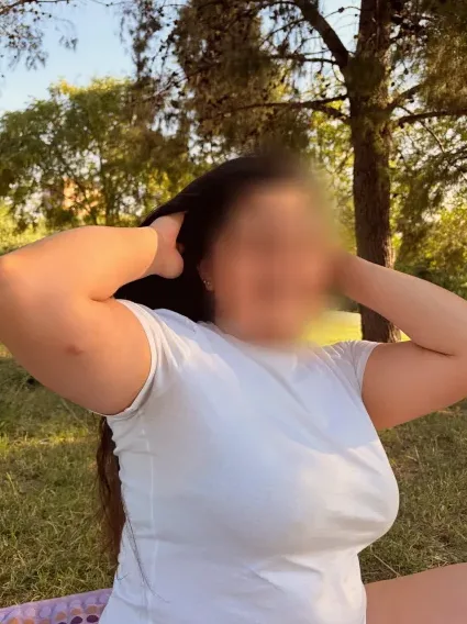 Simone, 23